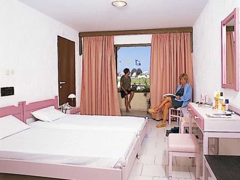 Carolina Mare Hotel Малиа Екстериор снимка